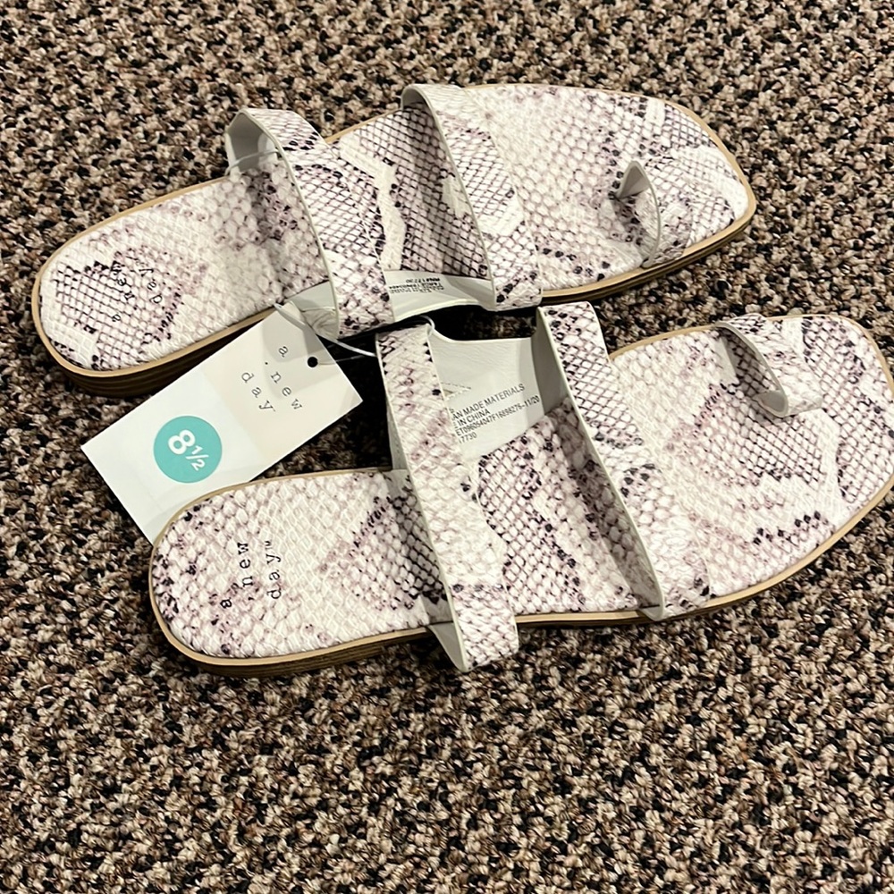 Target - A New Day: White/ Marilyn